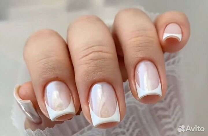 Модель на маникюр френч