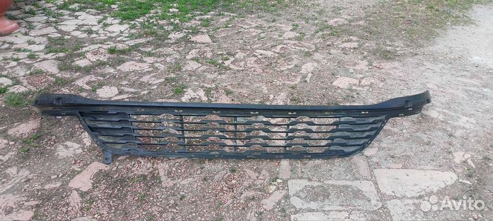 Решетка в бампер нижняя Kia Rio 3