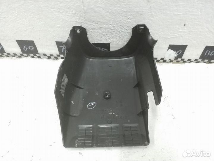 Обшивка рулевой колонки нижняя Toyota Camry V70