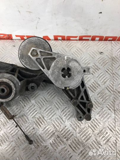 Натяжитель ремня Пассат В5