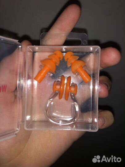 Комплект для плавания беруши и штучка для носа