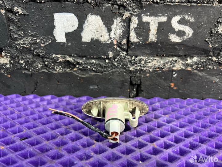 Повторитель поворота в крыло Nissan X-Trail