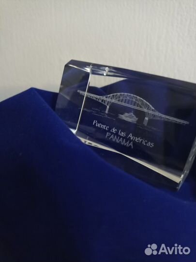 Стеклянный сувенирный блок 