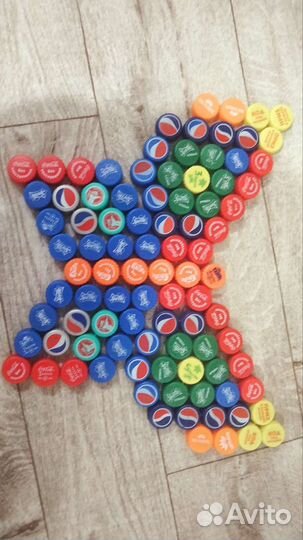 Бабочка из крышек