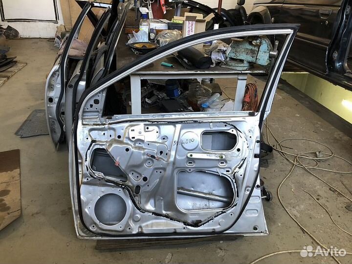 Дверь передняя правая Corolla E120 2001-2006