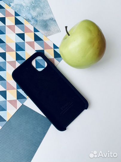 Чехол на iPhone 11