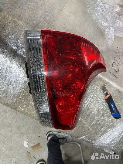 Задняя правая фара Tойота Venza