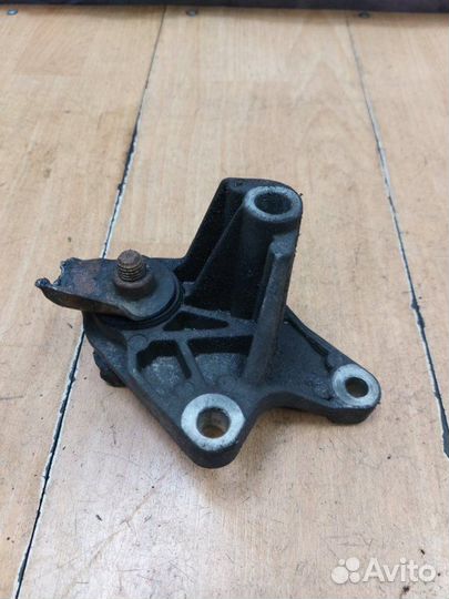 Подушка двигателя Ford Focus 2 hwda 2006