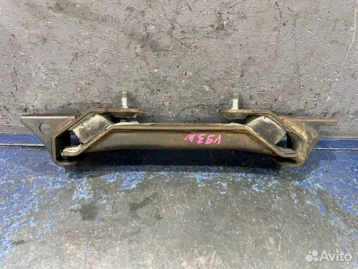 Подушка АКПП Mitsubishi Pajero 4 V90