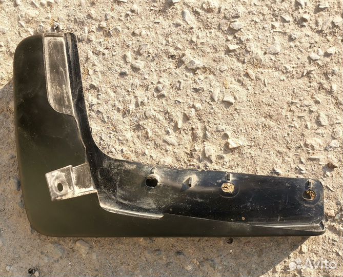 Брызговик Nissan X-Trail T31 передний правый