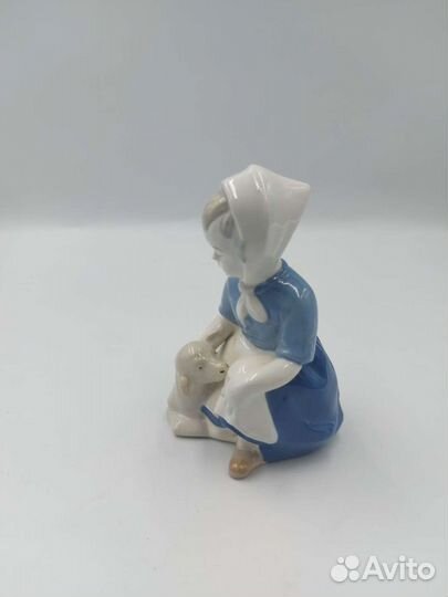 Статуэтка фарфор 