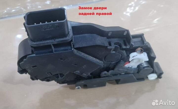 31253676 31253674 Volvo Замок двери прав. XC70 60