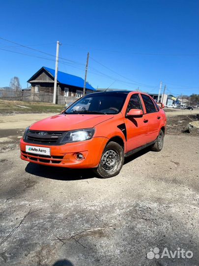 LADA Granta 1.6 МТ, 2013, битый, 263 000 км
