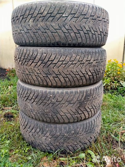 Nokian Tyres Hakkapeliitta 8 215/55 R17