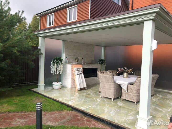 Безрамное остекление кафе