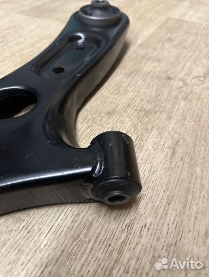 Рычаг подвески нижний передний правый Hyundai