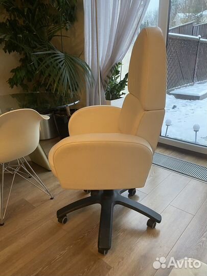 Кресло кожаное Poltrona Frau Ego