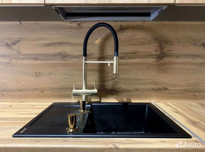 Прямой кухонный гарнитур современный