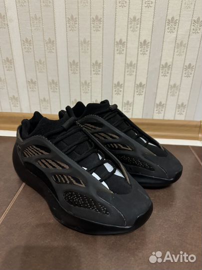 Кроссовки adidas yeezy