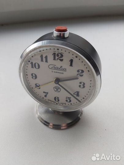 Часы будильник Слава (СССР)