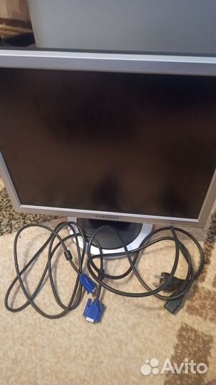 Монитор Samsung 4:3