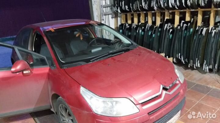 Лобовое стекло Ситроен С4 Citroen c4