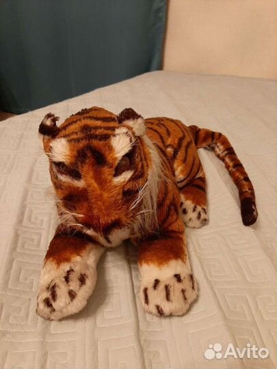 Мягкие игрушки (тигр, комар, бурундук)