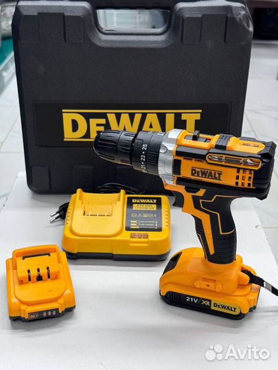 Шуруповерт Dewalt 21v с набором инструментов