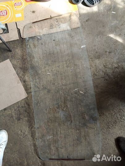 Заднее стекло