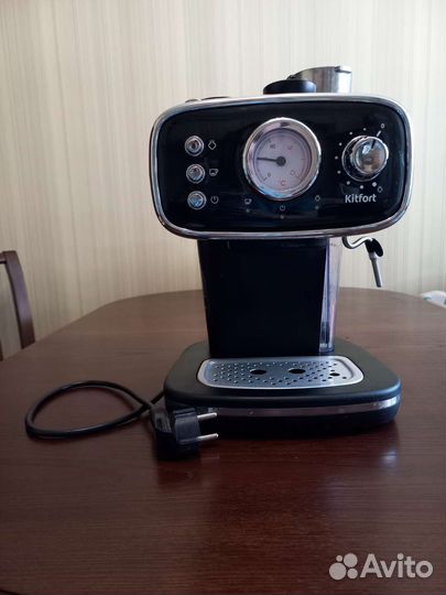Кофеварка рожковая Kitfort KT-736