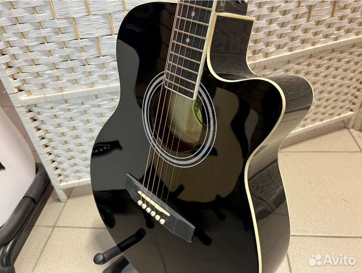 Акустическая гитара