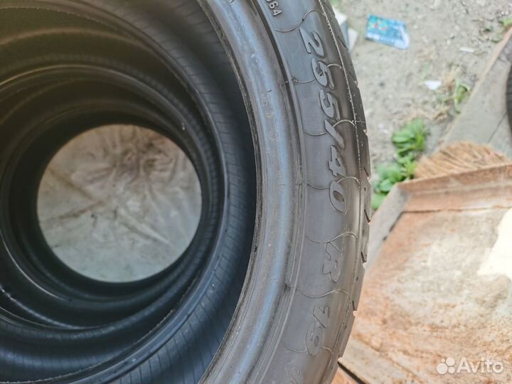 Pirelli P Zero 255/40 R19 103Y