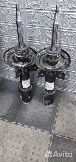 Передние стойки