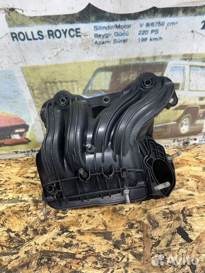 Впускной коллектор 21114 Лада Калина 1