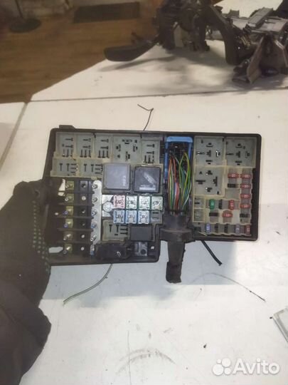 Блок предохранитель Ford Focus 2 2007-2011