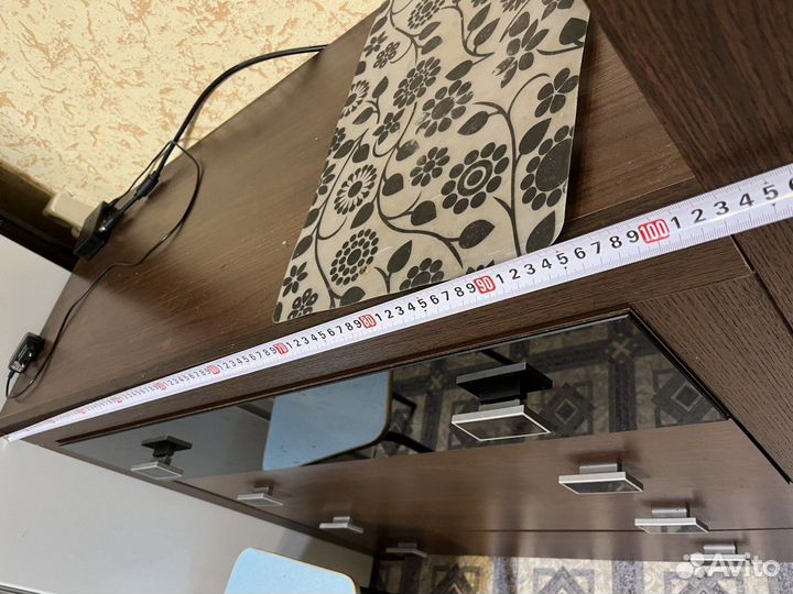 Полка настенная, шкаф и комод