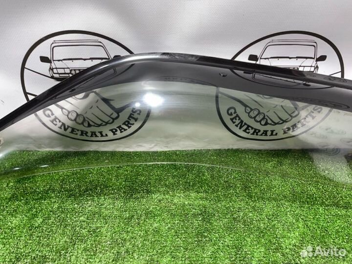 Ветровик на дверь передний левый Toyota Land