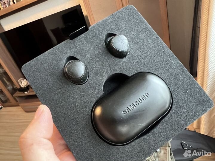 Беспроводные наушники samsung gear iconx