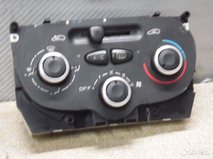 Блок управления печкой Пежо 206
