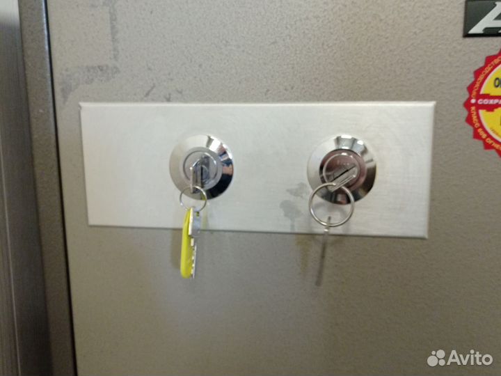 Продам сейф Айко