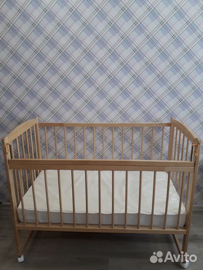 Детская кроватка
