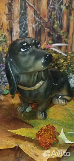 Такса фарфоровая статуэтка