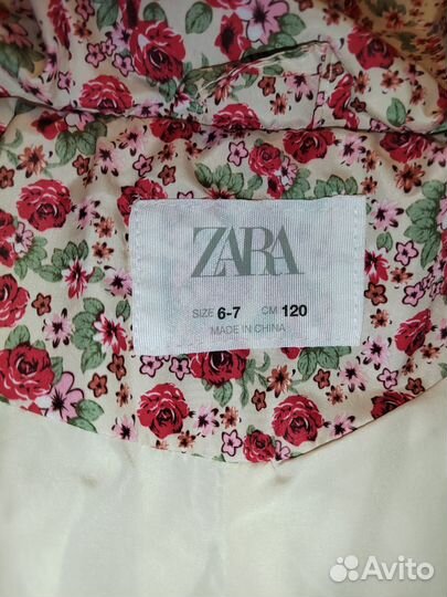 Куртка Zara для девочки на рост 120 см