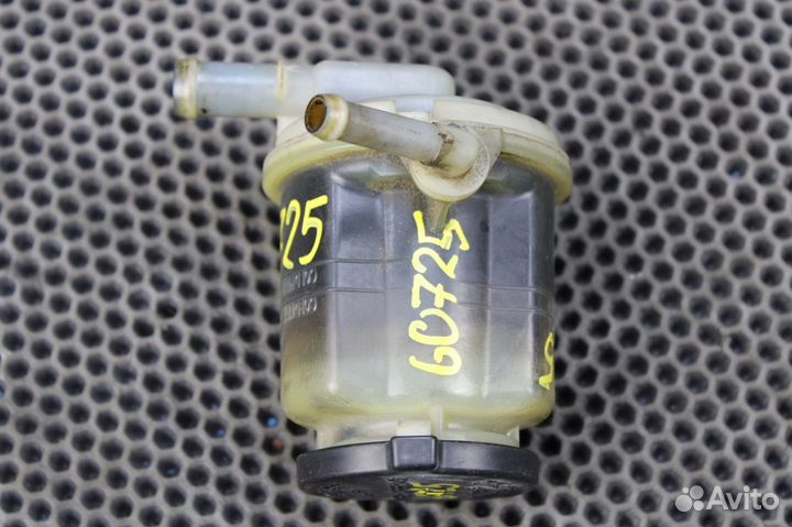 Бачок гур Toyota Ipsum 44360-44010