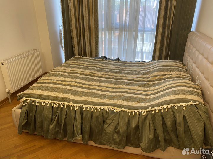 Шторы и покрывало на кровать