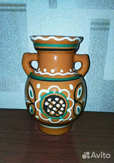 Глиняный кувшин
