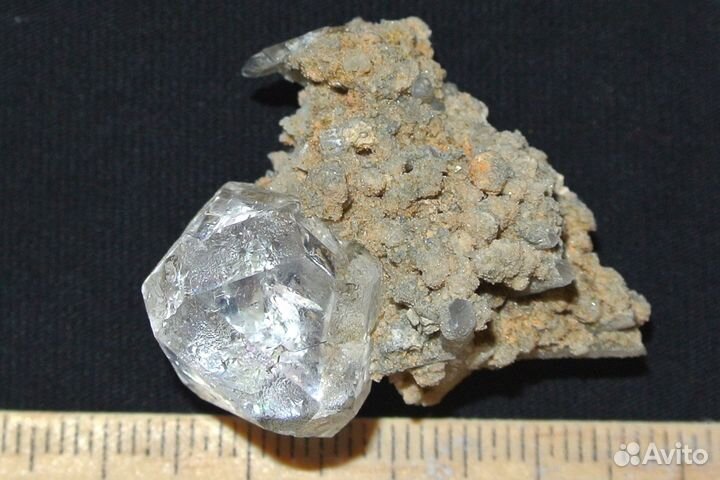 Оптический флюорит, кварц, сидерит. Лот №1068