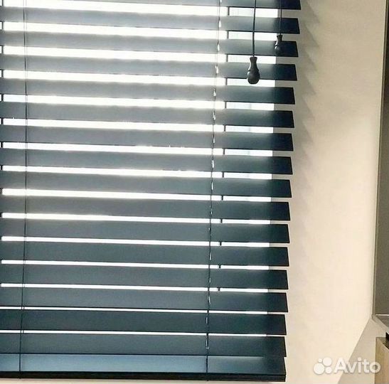 Жалюзи на кухню горизонтальные