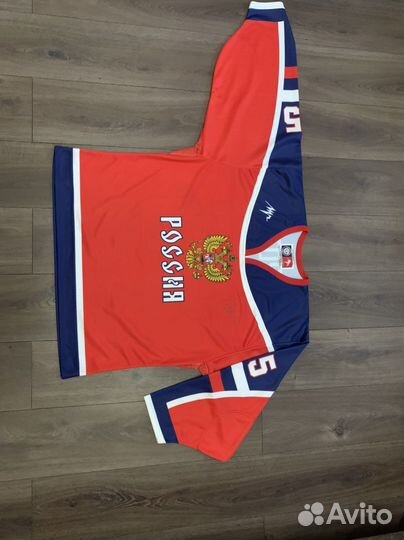 Хоккейный свитер с автографами