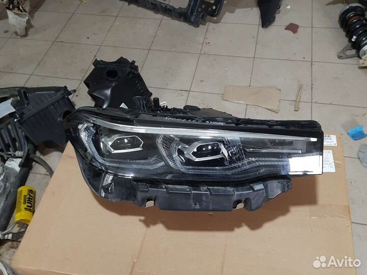 Фара правая Bmw x7 g07 led с дефектом